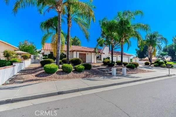 Property Slideshow image 2 of 32 | 2899 maple dr, Hemet, CA, 92545