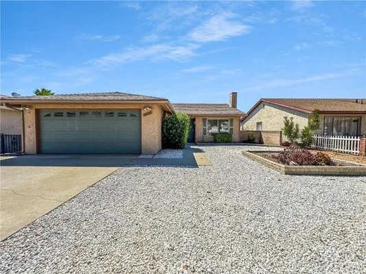 Property Slideshow image 2 of 22 | 2216 el toro cir, Hemet, CA, 92545