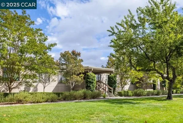 Property Slideshow image 2 of 26 | 1601 canyonwood ct 8, Walnut Creek, CA, 94595