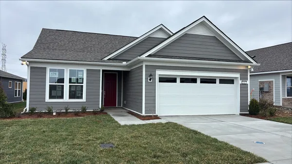 Property Slideshow image 2 of 40 | 810 everglade dr, Lebanon, TN, 37090