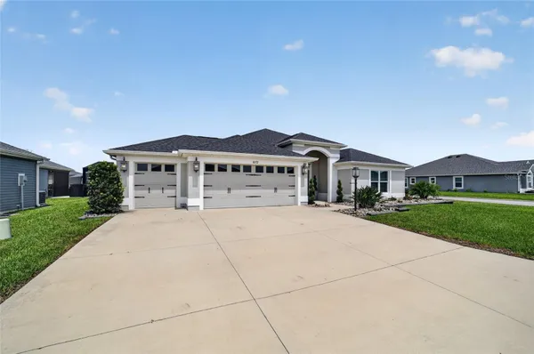 Property Slideshow image 3 of 76 | 6172 danielson loop, The Villages, FL, 32163