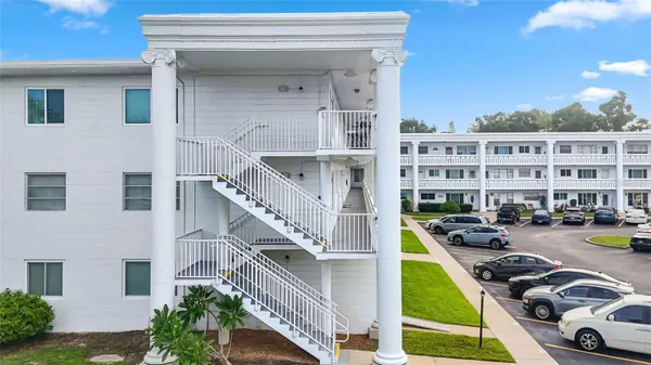 Property Slideshow image 2 of 83 | 2454 australia way 32, Clearwater, FL, 33763