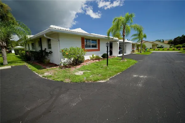 Property Slideshow image 2 of 22 | 1741 caribbean cir 13, Venice, FL, 34293