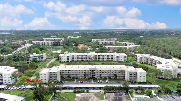 Property Slideshow image 3 of 35 | 6080 80th st n unit 201, St Petersburg, FL, 33709