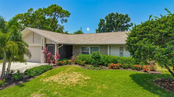 Property Slideshow image 2 of 53 | 2632 camille dr, Palm Harbor, FL, 34684
