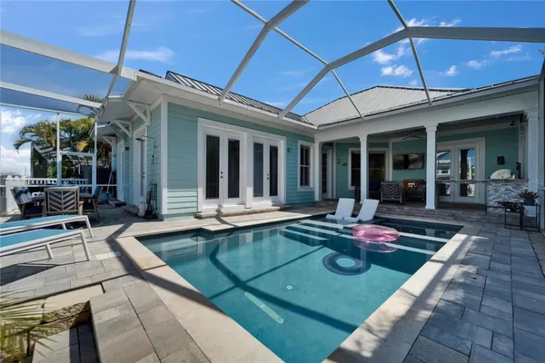 Property Slideshow image 3 of 92 | 426 islebay dr, Apollo Beach, FL, 33572