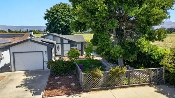 Property Slideshow image 2 of 38 | 486 joyce dr, Watsonville, CA, 95076