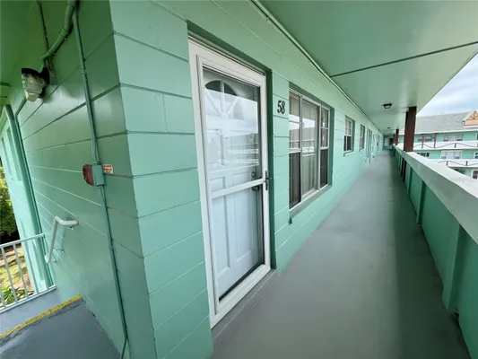 Property Slideshow image 3 of 50 | 2042 australia way 58, Clearwater, FL, 33763