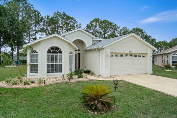 Property Slideshow image 2 of 51 | 306 barrington ct, Spring Hill, FL, 34609