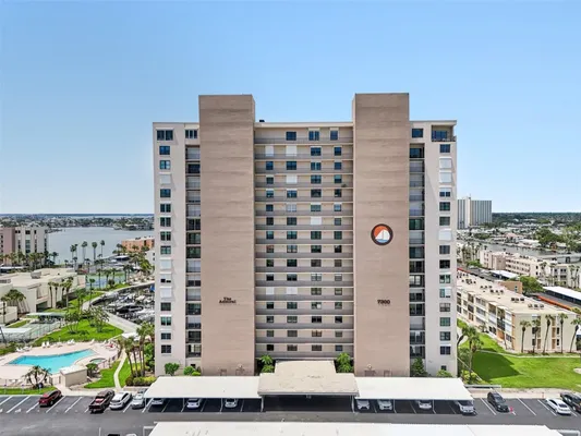 Property Slideshow image 3 of 36 | 7300 sun island dr 1602, South Pasadena, FL, 33707