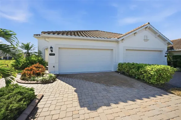 Property Slideshow image 2 of 50 | 7105 vista bella dr, Bradenton, FL, 34209