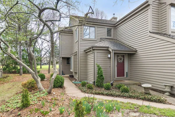 Property Slideshow image 2 of 34 | 723 golf ln 944, Lake Barrington, IL, 60010