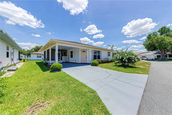 Property Slideshow image 2 of 36 | 1618 colonnades cir, Lakeland, FL, 33811