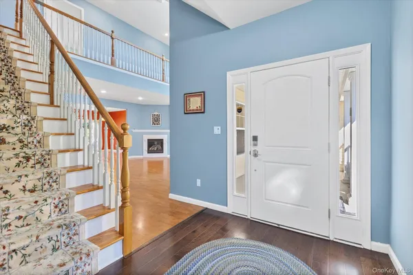 Property Slideshow image 3 of 34 | 67 stoneleigh dr, Riverhead, NY, 11901