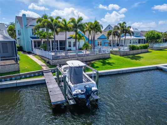 Property Slideshow image 2 of 100 | 5722 sea trout pl, Apollo Beach, FL, 33572
