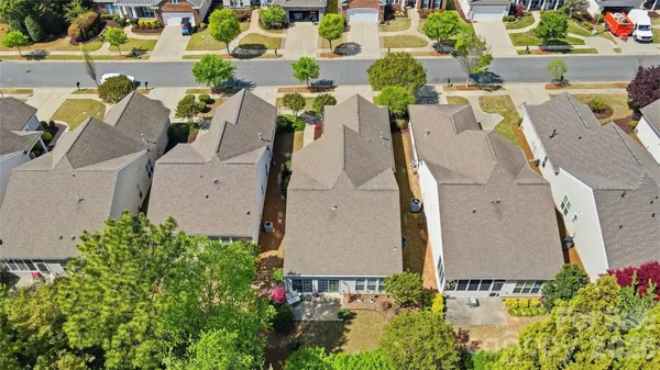 Property Slideshow image 3 of 39 | 5123 grandview dr, Fort Mill, SC, 29707