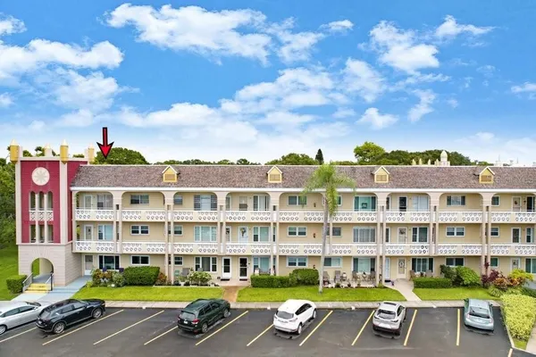 Property Slideshow image 3 of 46 | 2361 jamaican st 51, Clearwater, FL, 33763