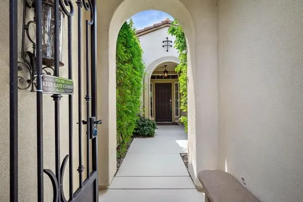 Property Slideshow image 3 of 45 | 60179 honeysuckle st, La Quinta, CA, 92253