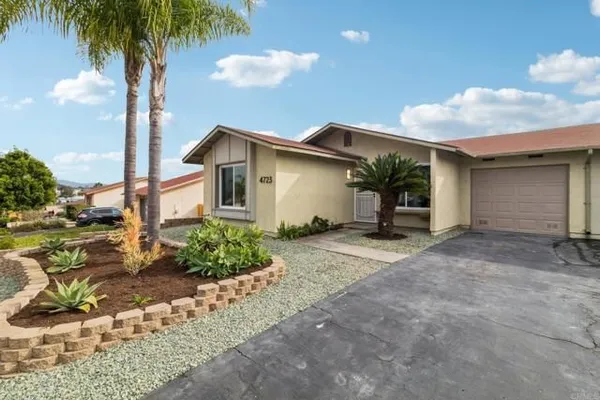 Property Slideshow image 2 of 29 | 4723 rim rock rd, Oceanside, CA, 92056