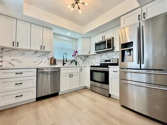 Property Slideshow image 2 of 21 | 5440 riverbluff cir 87, Sarasota, FL, 34231