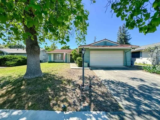 Property Slideshow image 2 of 16 | 169 rainier cir, Vacaville, CA, 95687