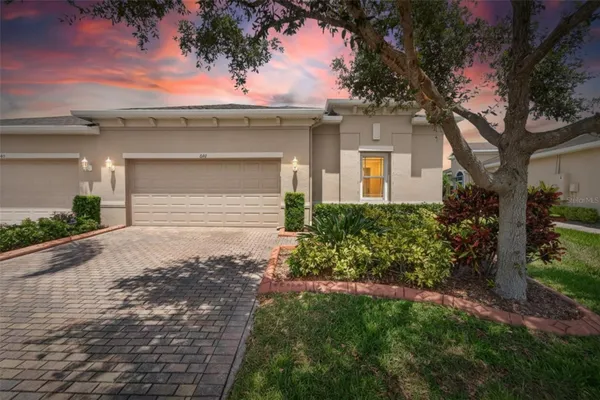 Property Slideshow image 2 of 94 | 642 chipper dr, Sun City Center, FL, 33573