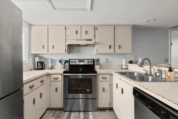 Property Slideshow image 2 of 29 | 102 bob white ct # 102c, Daytona Beach, FL, 32119