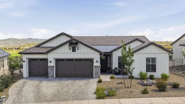 Property Slideshow image 2 of 57 | 1121 s lakeview dr, Prescott, AZ, 86301