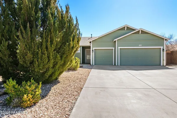 Property Slideshow image 3 of 46 | 7708 n siesta sunset ln, Prescott Valley, AZ, 86315