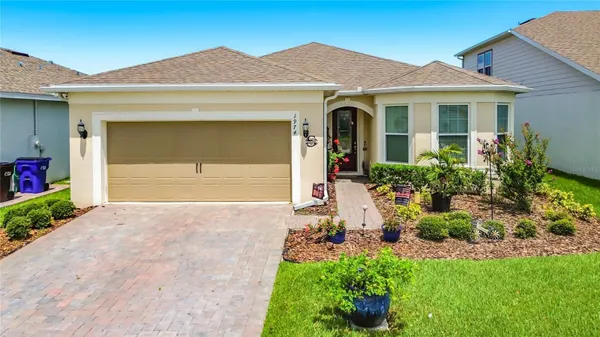 Property Slideshow image 2 of 69 | 1974 spring shower cir, Kissimmee, FL, 34744