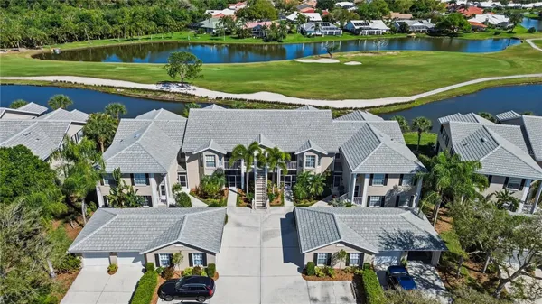 Property Slideshow image 2 of 29 | 115 woodbridge dr 201, Venice, FL, 34293