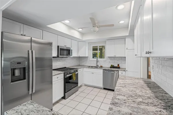 Property Slideshow image 3 of 42 | 3808 blue stone way 95, Sarasota, FL, 34232
