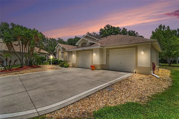 Property Slideshow image 3 of 59 | 2852 cape horn ct, Tavares, FL, 32778