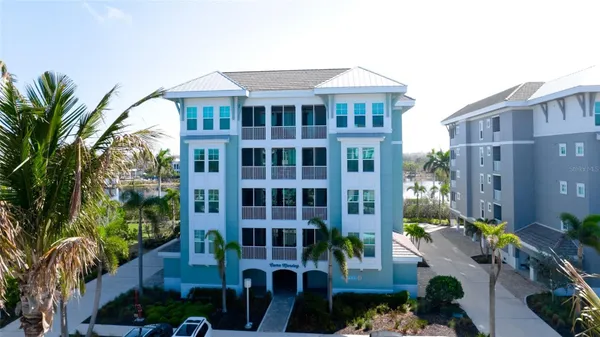 Property Slideshow image 2 of 66 | 379 aruba cir 303, Bradenton, FL, 34209