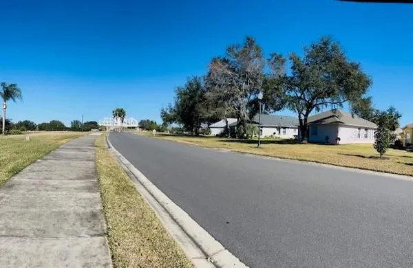 Property Slideshow image 3 of 13 | 5685 gulf stream st, Tavares, FL, 32778