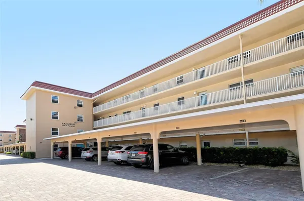 Property Slideshow image 2 of 65 | 1300 n portofino dr apt 103, Sarasota, FL, 34242