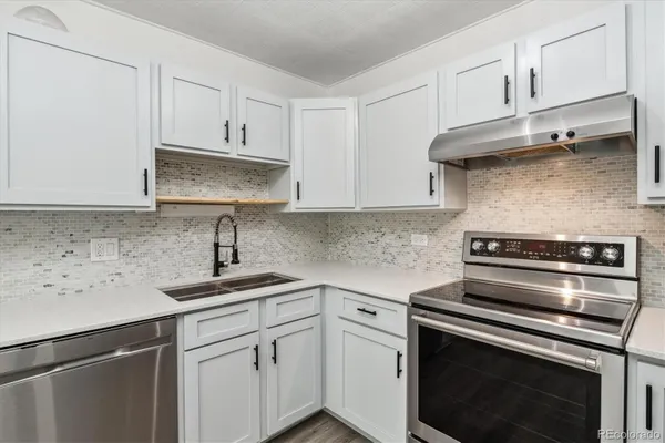 Property Slideshow image 2 of 29 | 585 s alton way 12b, Denver, CO, 80247