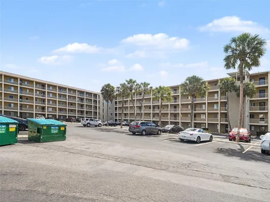 Property Slideshow image 3 of 32 | 3801 lake bayshore dr h413, Bradenton, FL, 34205