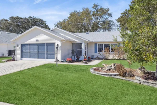 Property Slideshow image 2 of 42 | 26927 forest hills st, Leesburg, FL, 34748