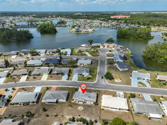 Property Slideshow image 2 of 30 | 1529 allegheny dr, Sun City Center, FL, 33573