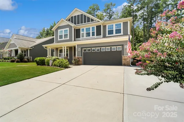 Property Slideshow image 3 of 48 | 467 sandbar pt, Lake Wylie, SC, 29710