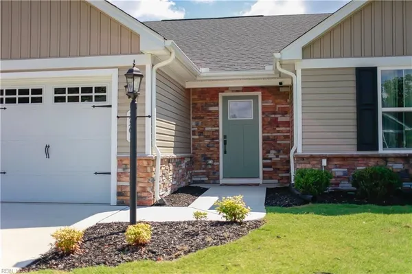 Property Slideshow image 3 of 31 | 7901 w danube loop, New Kent, VA, 23124