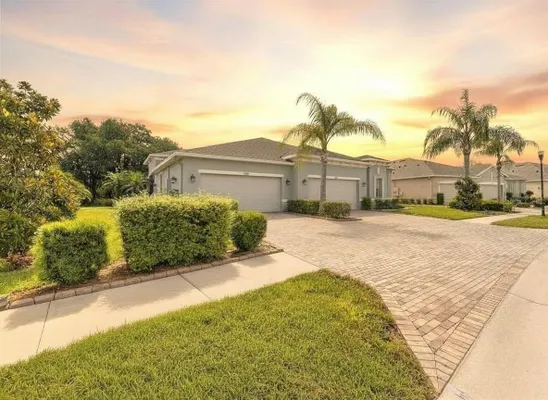Property Slideshow image 3 of 72 | 660 chipper dr, Sun City Center, FL, 33573