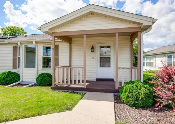Property Slideshow image 2 of 48 | 1815 paddock ct, Grayslake, IL, 60030