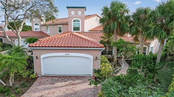 Property Slideshow image 2 of 53 | 1723 starling dr, Sarasota, FL, 34231