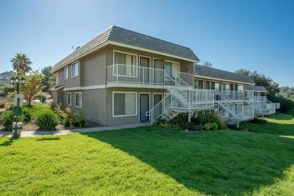 Property Slideshow image 3 of 21 | 27735 mountain meadow rd unit 19, Escondido, CA, 92026