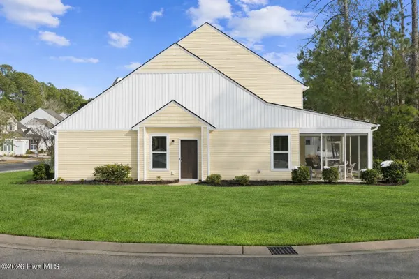 Property Slideshow image 2 of 34 | 301 bulkhead bnd, Calabash, NC, 28467