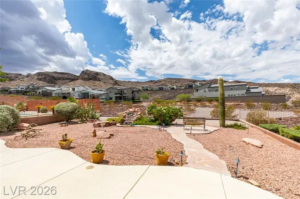 Property Slideshow image 3 of 17 | 2087 king mesa dr, Henderson, NV, 89012
