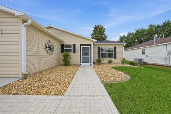 Property Slideshow image 3 of 33 | 8142 se 175th columbia pl, The Villages, FL, 32162