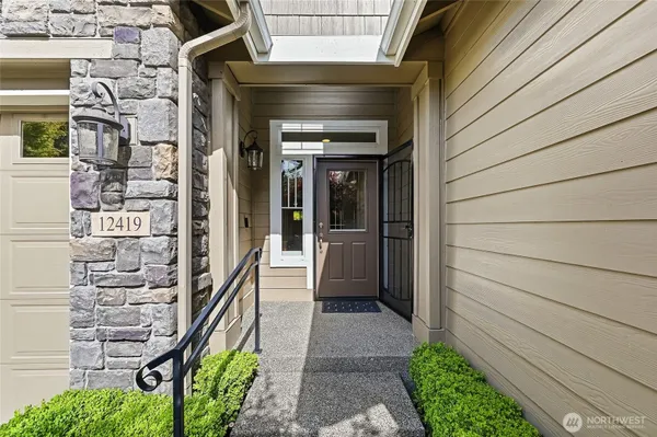 Property Slideshow image 2 of 38 | 12419 243rd ter, Redmond, WA, 98053